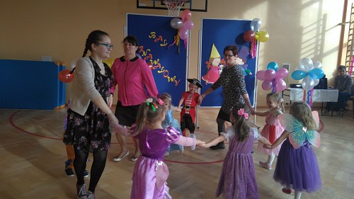 Zabawa choinkowa przedszkolaków