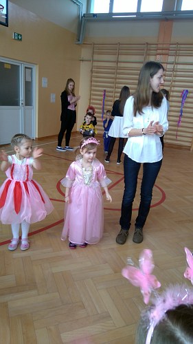 Zabawa choinkowa przedszkolaków