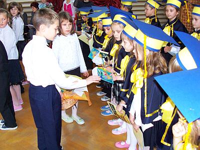 Uroczyste pasowanie pierwszaków na uczniów naszej szkoły