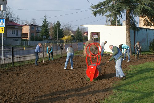Sadzenie drzewek